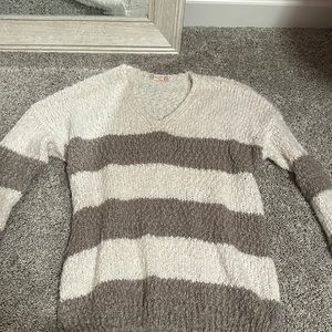 Altar’s state sweater